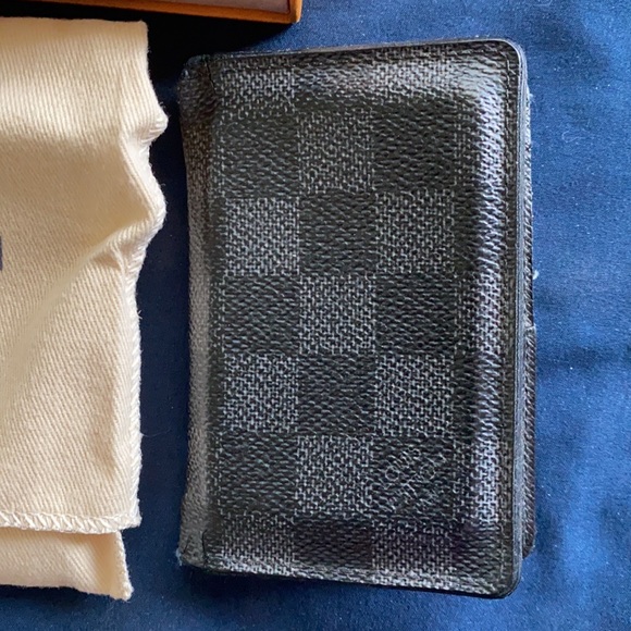 Authentic Louis Vuitton wallet - Picture 3 of 7